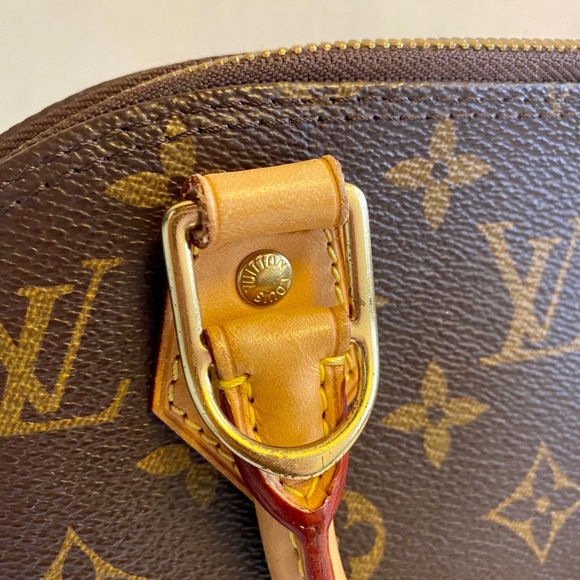 ❌SOLD❌Louis Vuitton: Alma BB Monogram - Picture 6 of 16